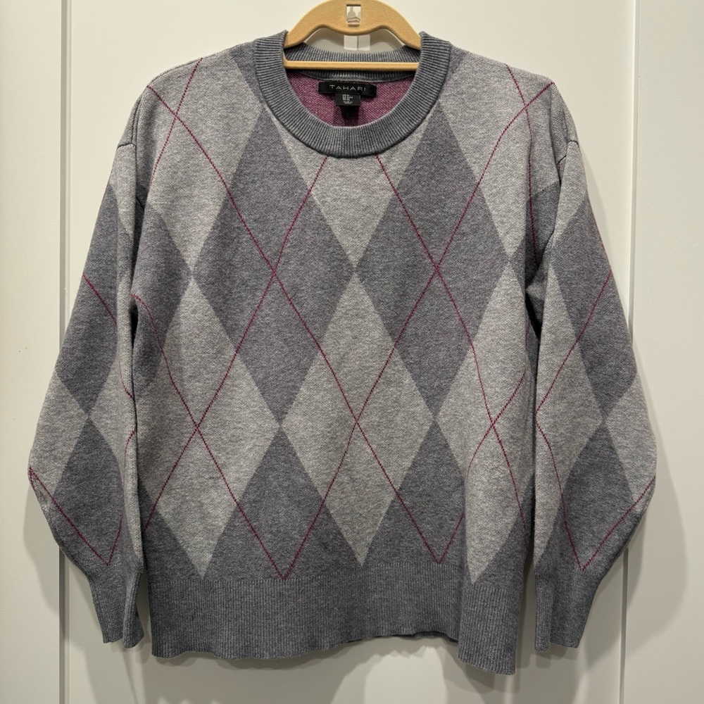 Tahari Grey & Purple Argyle Rayon Blend Crewneck Sweater Women’s Size Medium